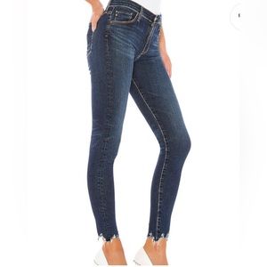 AG Farrah High Rise Skinny Ankle in 10 Years
Defined
AG jeans $298 reg price